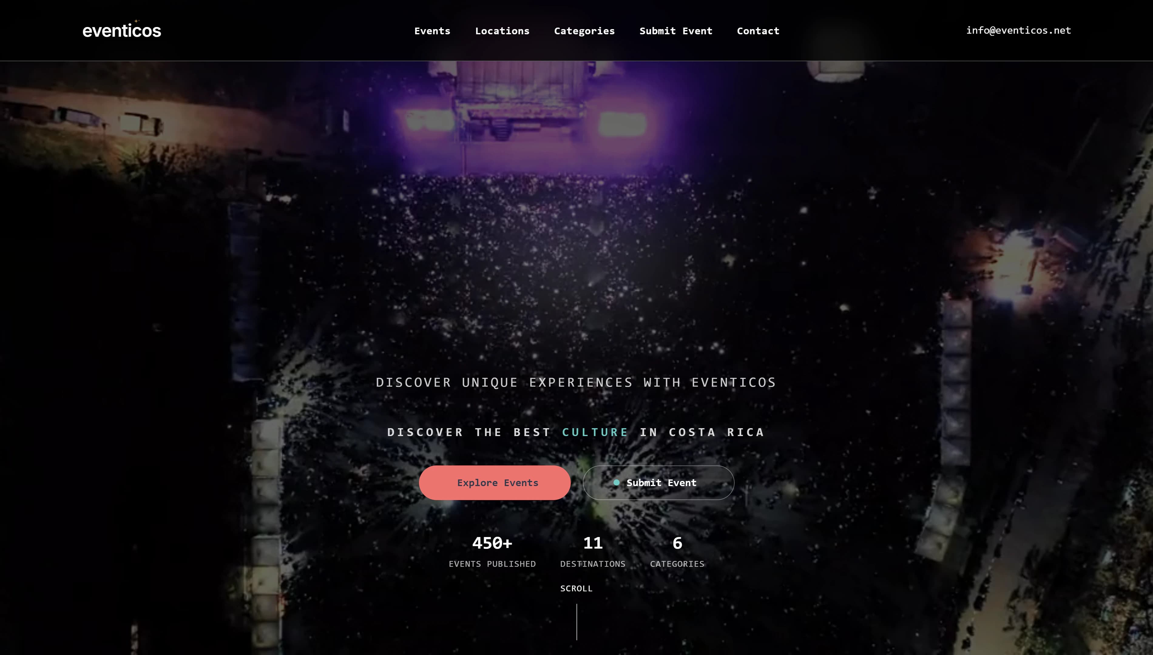Eventicos website homepage showing a live crowd under violet stage lights
